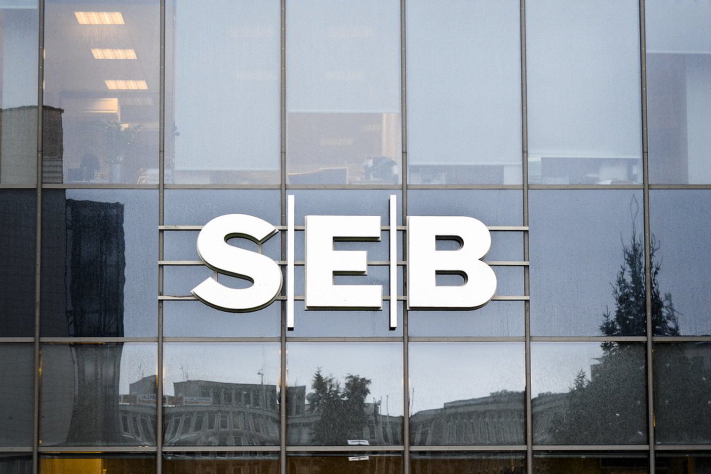 Tarptautinis verslo ir finansų žurnalas „Global Finance“ SEB banką išrinko geriausiu 2012 metų banku Lietuvoje.