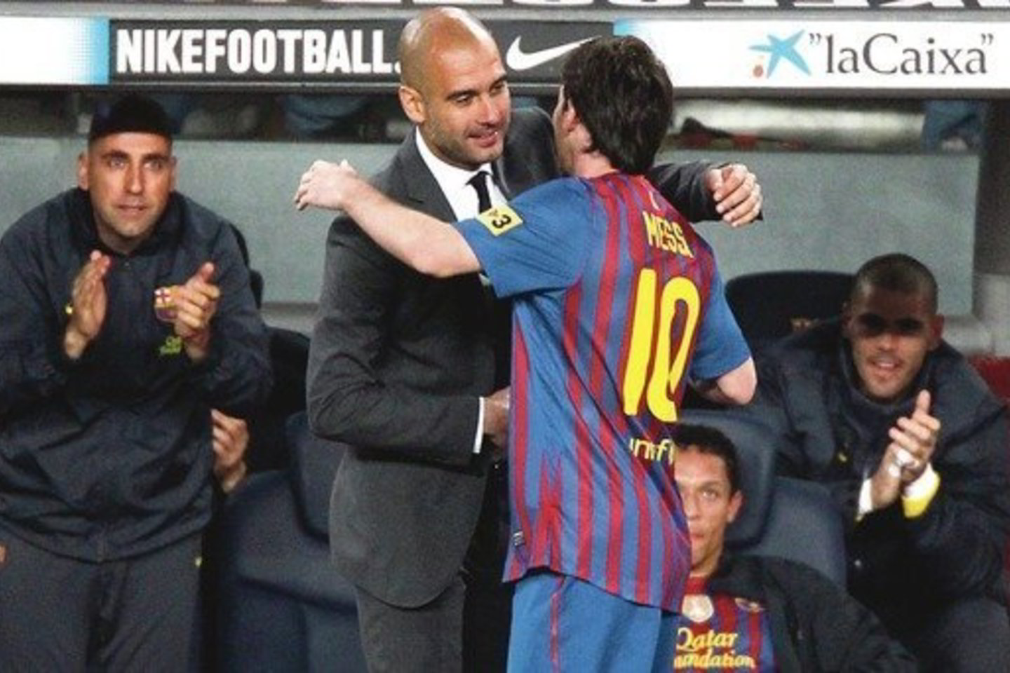 Pelnęs ketvirtąjį įvartį L.Messi pribėgo apkabinti P.Guardiolos