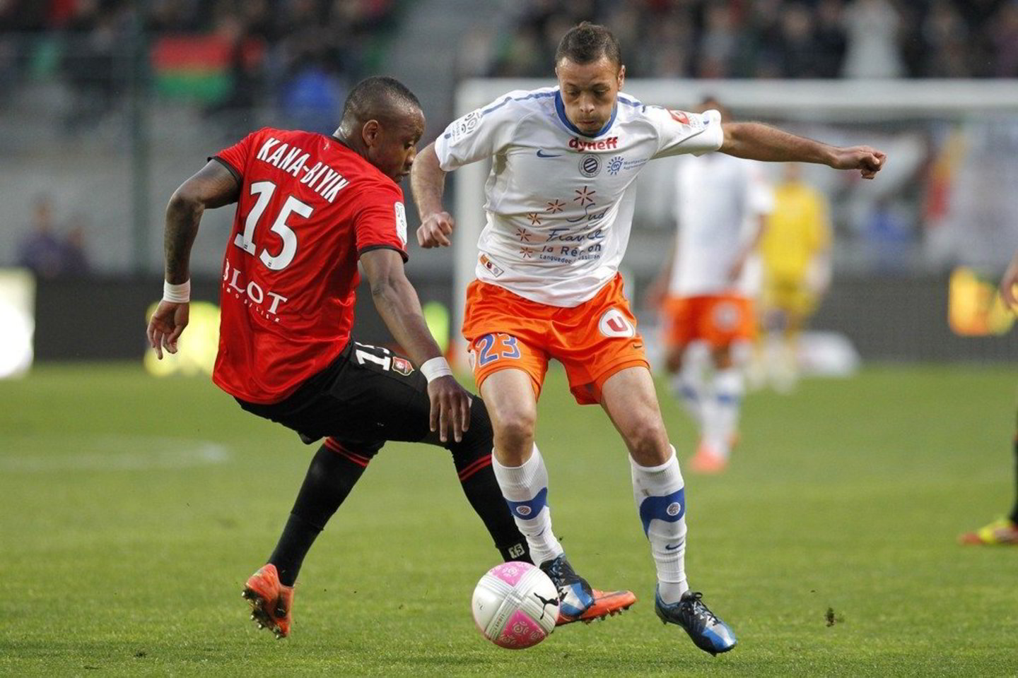 "Montpellier" (šviesi apranga) tapo čempionato lyderiais