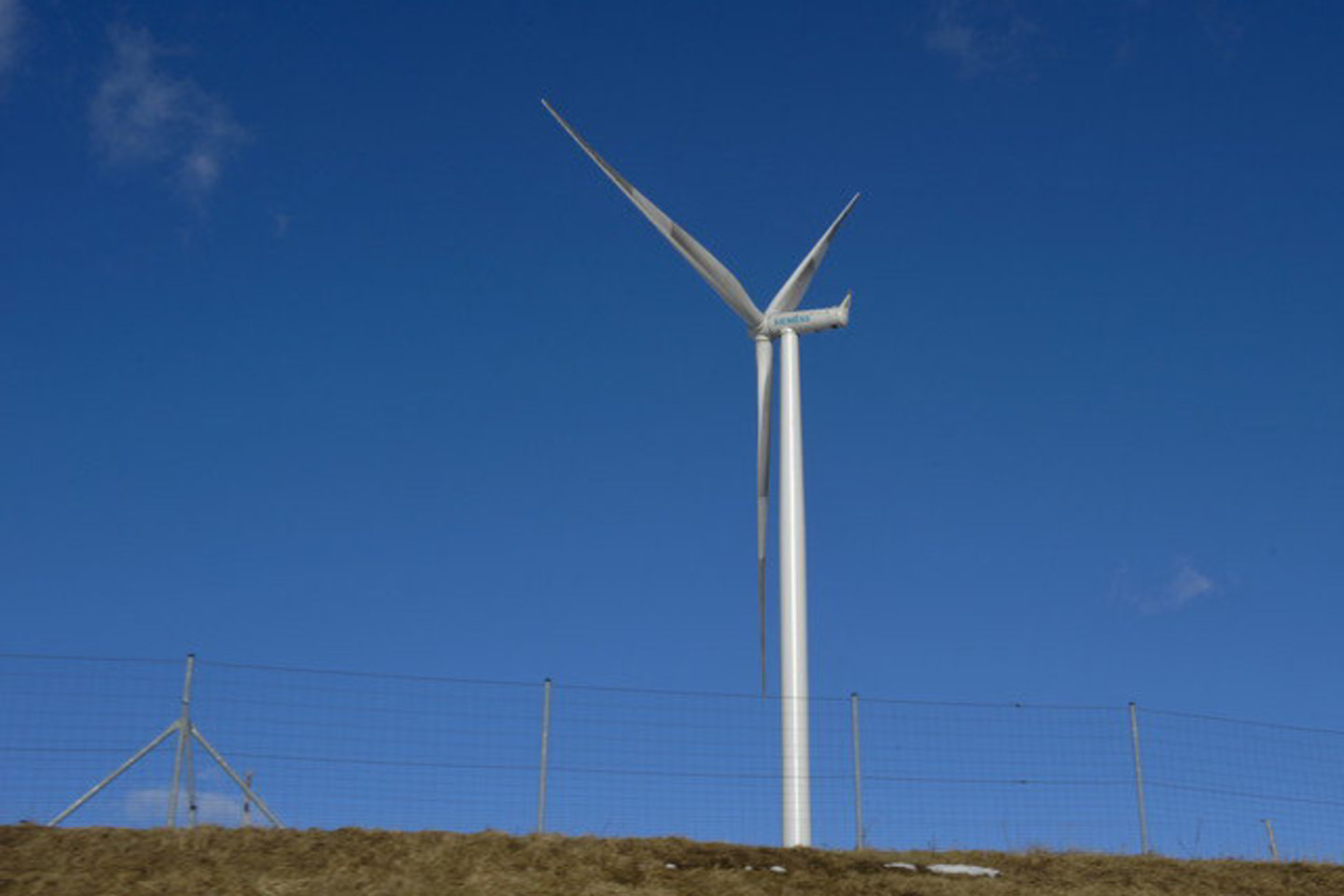 Daugiau nei pusė respondentų teigiamai žiūri į vėjo energijos parką prie jų namų.