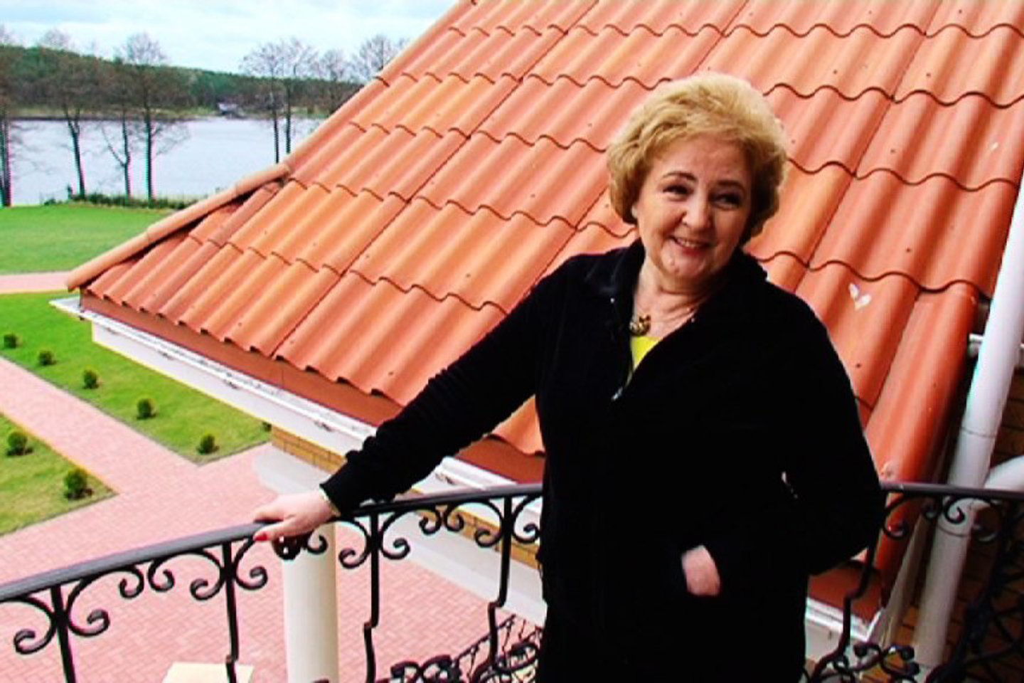 „Algirdas man kartojo: „Kriste, kur tu dėsies?” Tai va, Kristė ir sugalvojo... Labai norėjau, kad kolonos būtų. Tokį ir rinkausi namo projektą. Jis pritarė”, - pasakojo K. Brazauskienė.