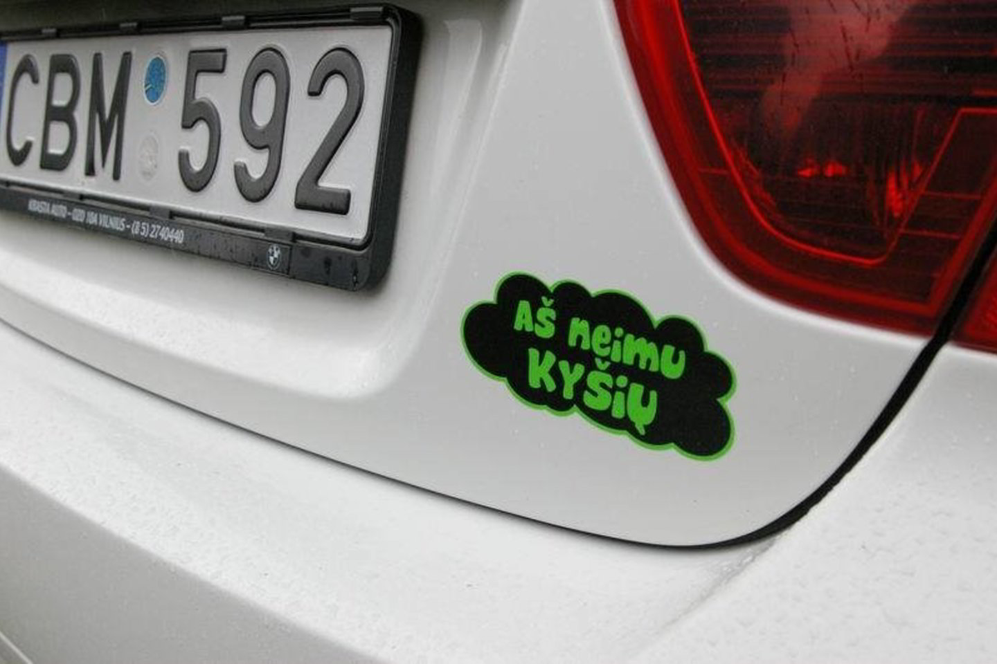 Girti vairuotojams pareigūnams siūlė 220 ir 300 litų kyšius.