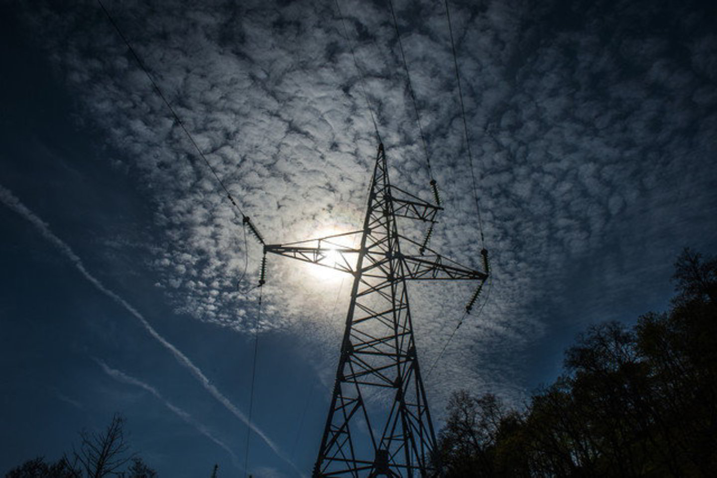 Lietuvos laisvojoje elektros rinkoje fiksuojamas vidutinės kainos mažėjimas.
