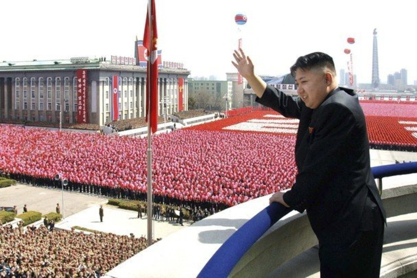 Naujasis lyderis Kim Jong-unas neparodė jokio mažesnės kontrolės ženklo. Beveik visi 23 mln. šalies gyventojų neturi priėjimo prie interneto, o radijas ir televizija transliuoja tik vyriausybės kanalus.