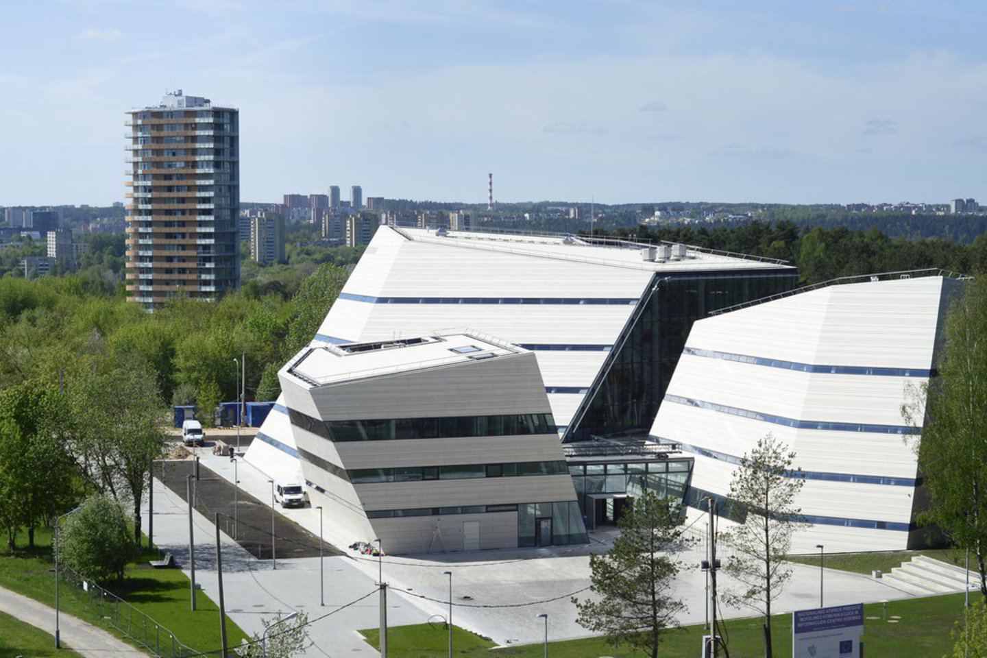 Naujasis Vilniaus universiteto bibliotekos pastatas - vienas moderniausių pastatų Vilniuje.