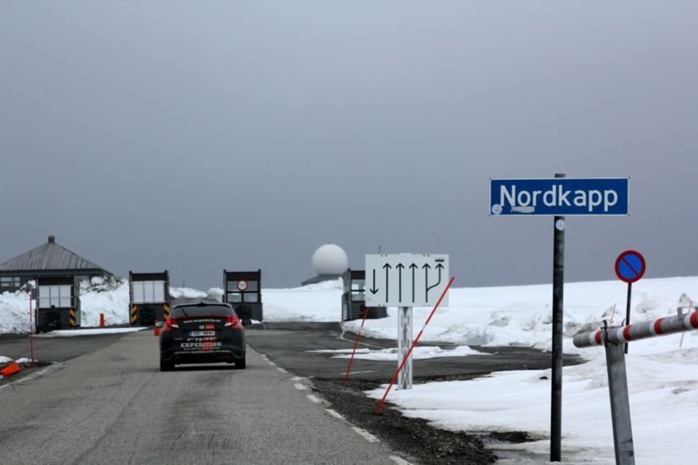 Iš Vilniaus išvykę 7 "Honda Civic" ekipažai pasiekė šiauriausią Europos tašką.