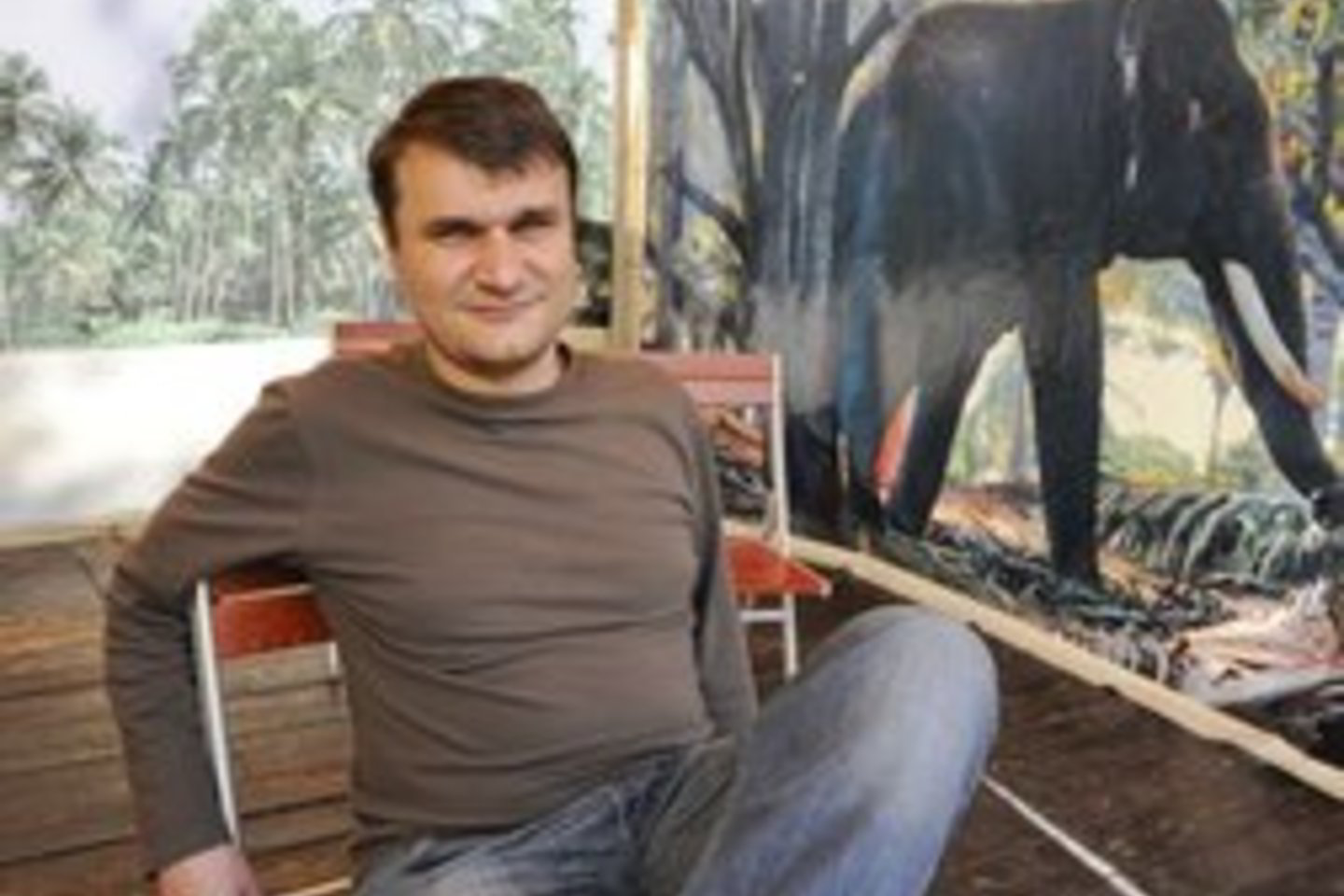 Naujuoju rinkiniu „Ryšys su vadaviete“ Rimvydas Stankevičius užsklendžia vientisą kūrybos ciklą.