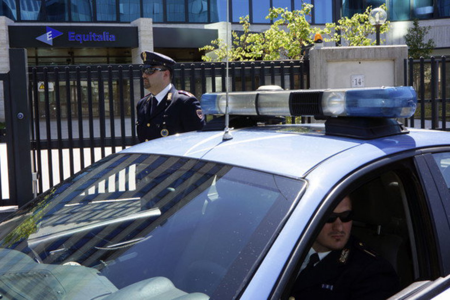 Išpuolius tiria policija.