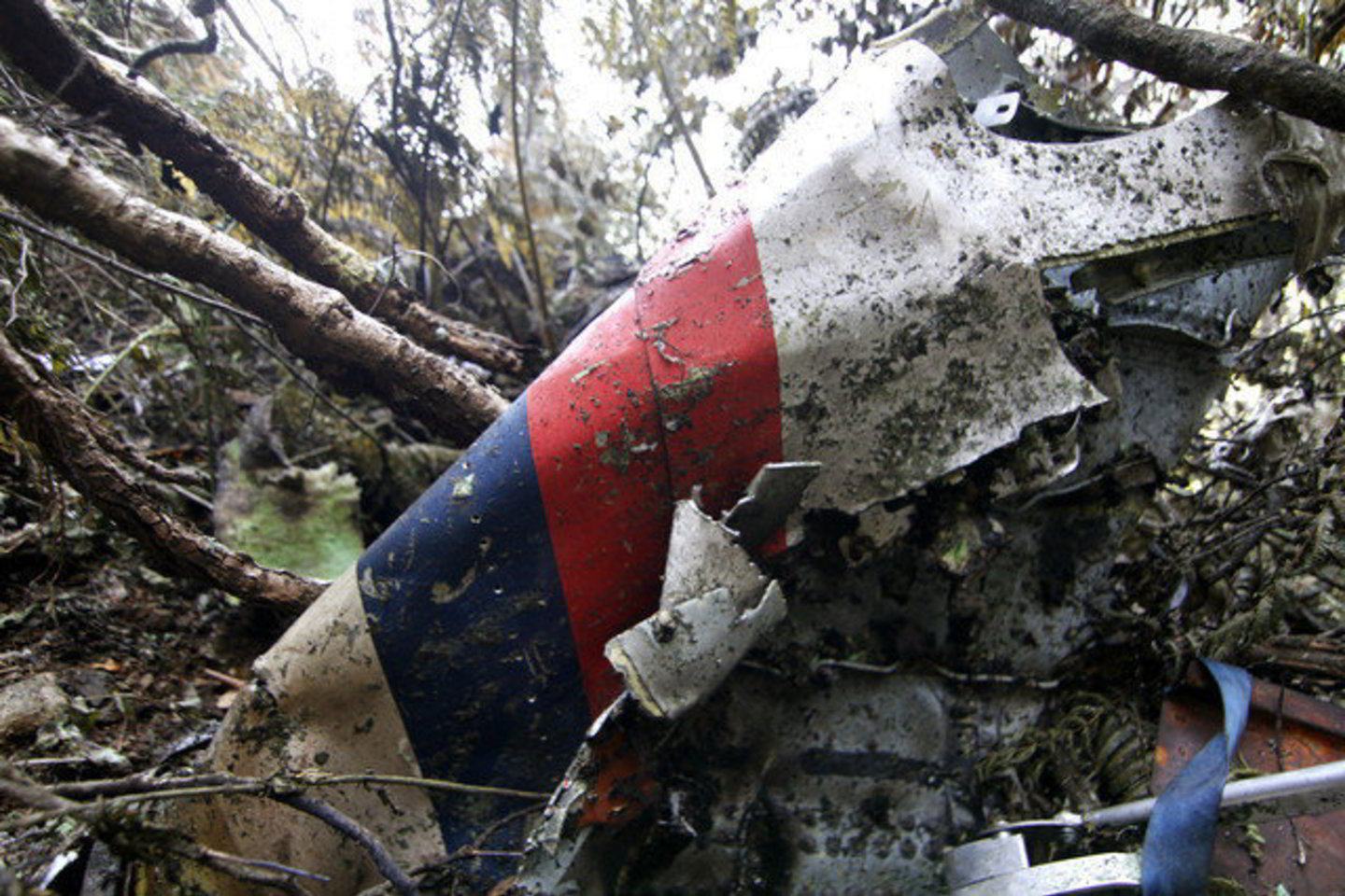 Kol kas neaišku, kodėl praėjusią savaitę lėktuvas „Suchoj Superjet-100“ rėžėsi į statų Salako kalno šlaitą.