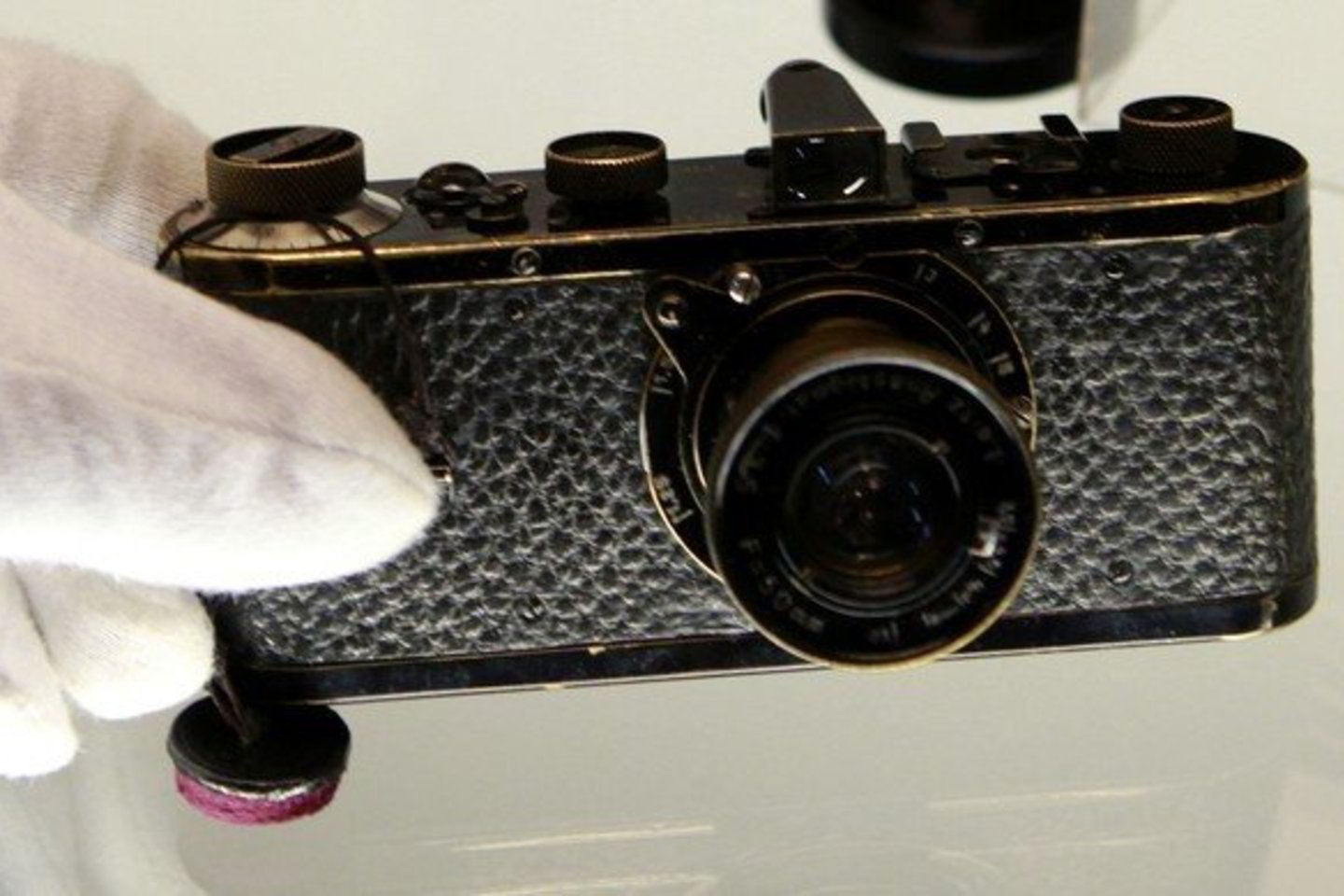 Beveik 90 metų amžiaus „Leica“ fotoaparatą įsigijo anonimu panoręs likti asmuo.