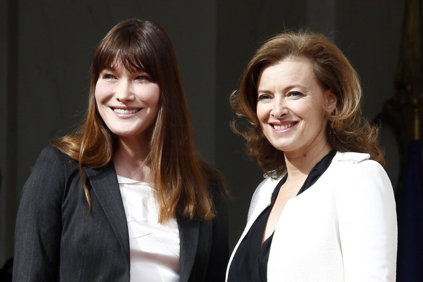 C. Bruni-Sarkozy ir V. Trierweiler.