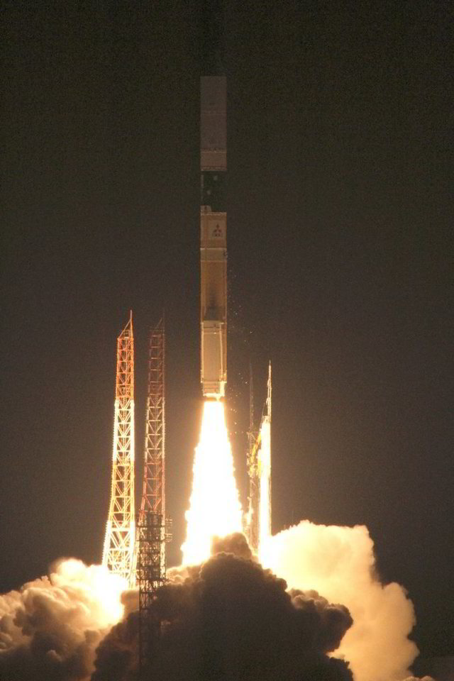 „H-2A“ tipo raketa iškėlė į kosmosą vieną Pietų Korėjos ir tris Japonijos palydovus.