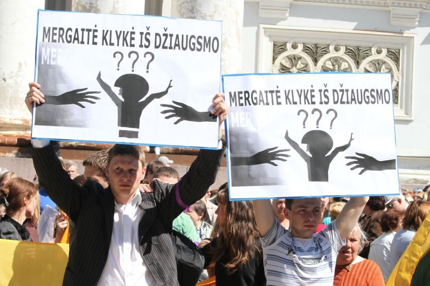 Dėl „violetinių“ agresyvumo kitokią nuomonę turintys žmonės jaučiasi nesaugūs.