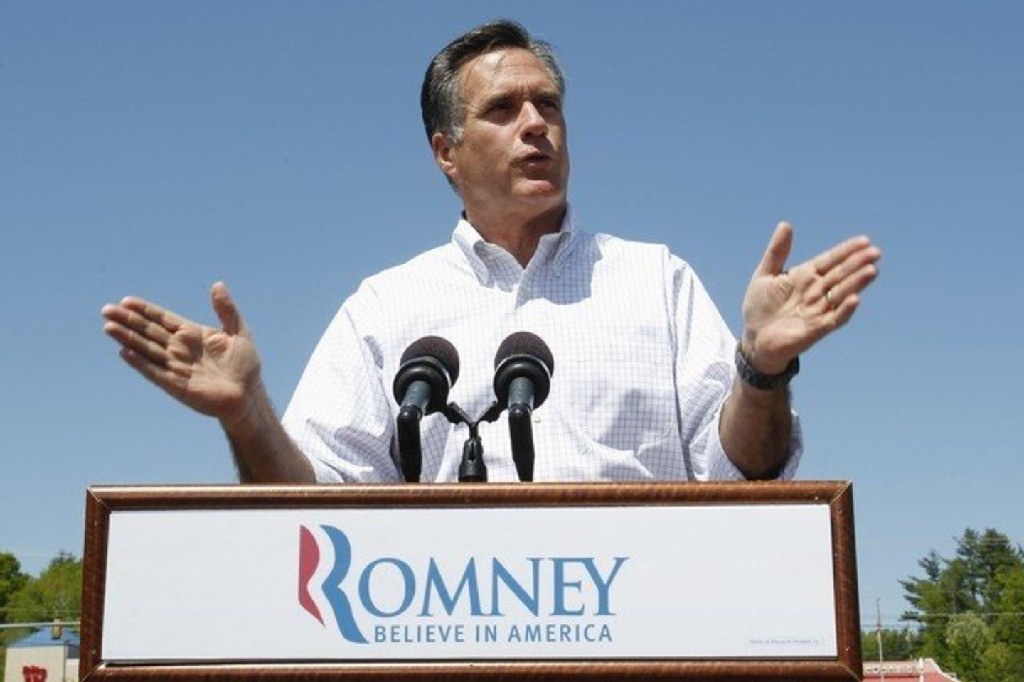 Buvęs Masačusetso gubernatorius Mittas Romney laimėjo Respublikonų partijos pirminius rinkimus Kentukio ir Arkanzaso valstijose.
