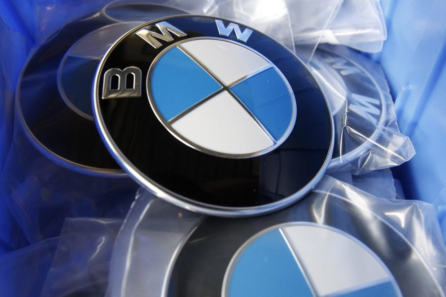 BMW atmeta antimonopolinių tarnybų pretenzijas.