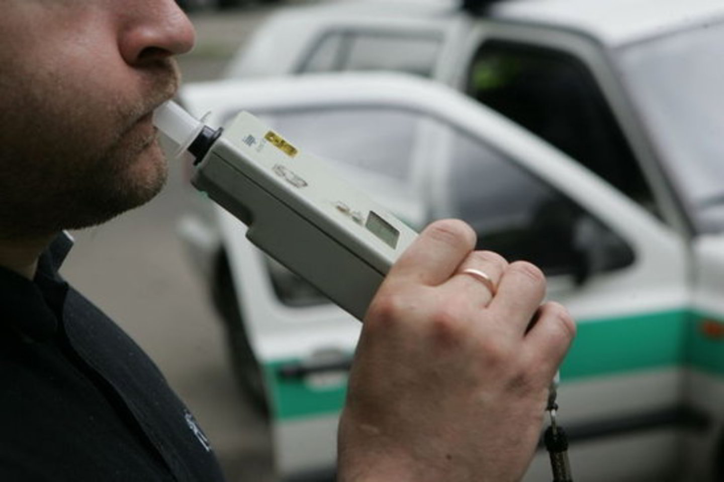 „Audi 90“ vairavusi moteris į alkoholio matuoklį pripūtė 3,57 promiles, „Audi 80“ vairuotojui nustatytas 3,88 promilių girtumas.