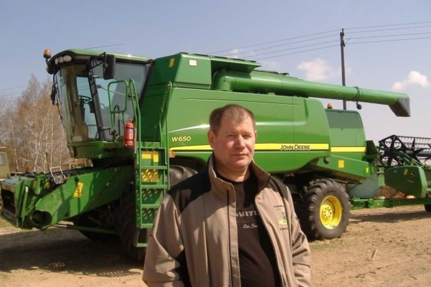 Plaškių kaime ūkininko S.Sudeikio ūkyje dauguma technikos – pasaulyje gerai žinomos bendrovės „John Deere“.