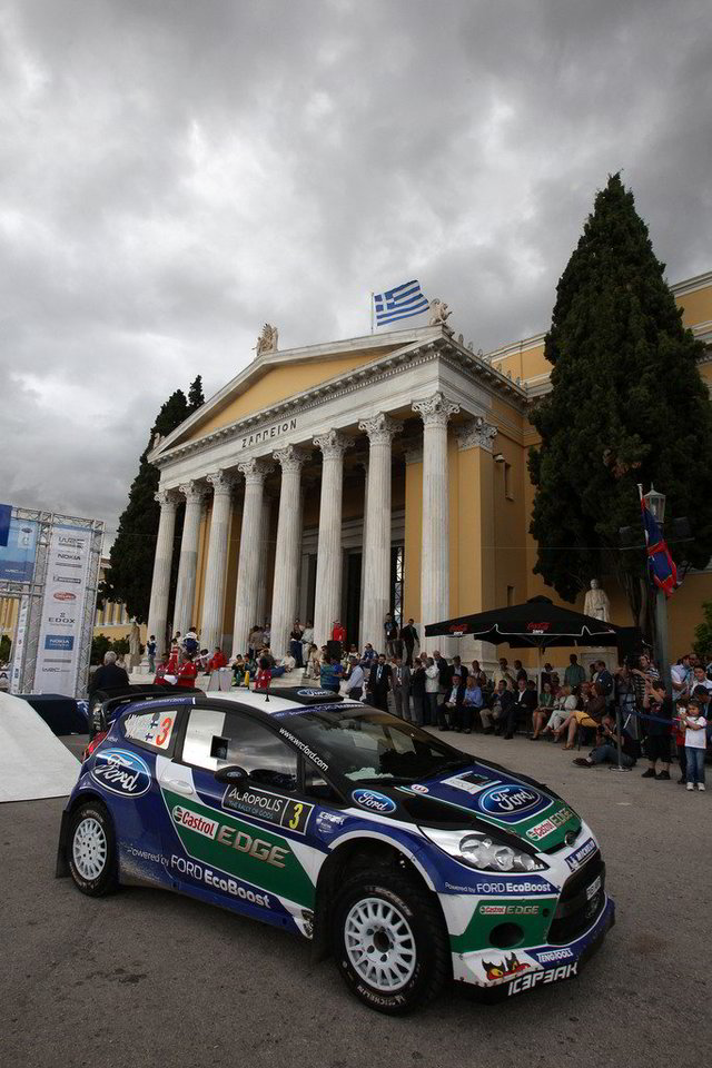 Akropolio ralio - Graikijoje lyderiu tapo po traumos atsigavęs suomis Jaris-Mattis Latvala su „Ford“ automobiliu.