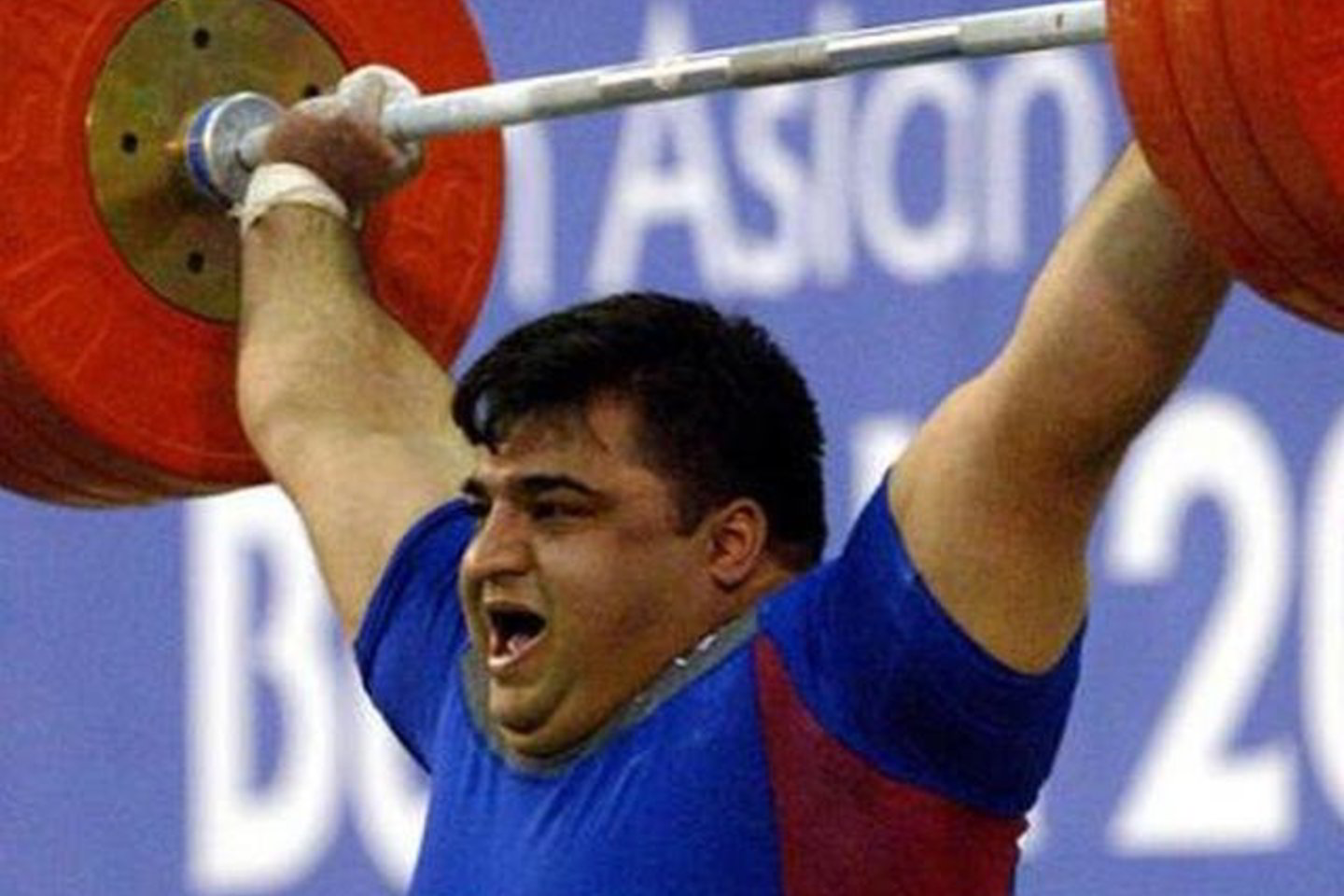 Supersunkiasvoris H. Rezazedehas, žinomas kaip Irano Heraklis, iškovojo aukso medalį Sidnėjuje ir Atėnuose.
