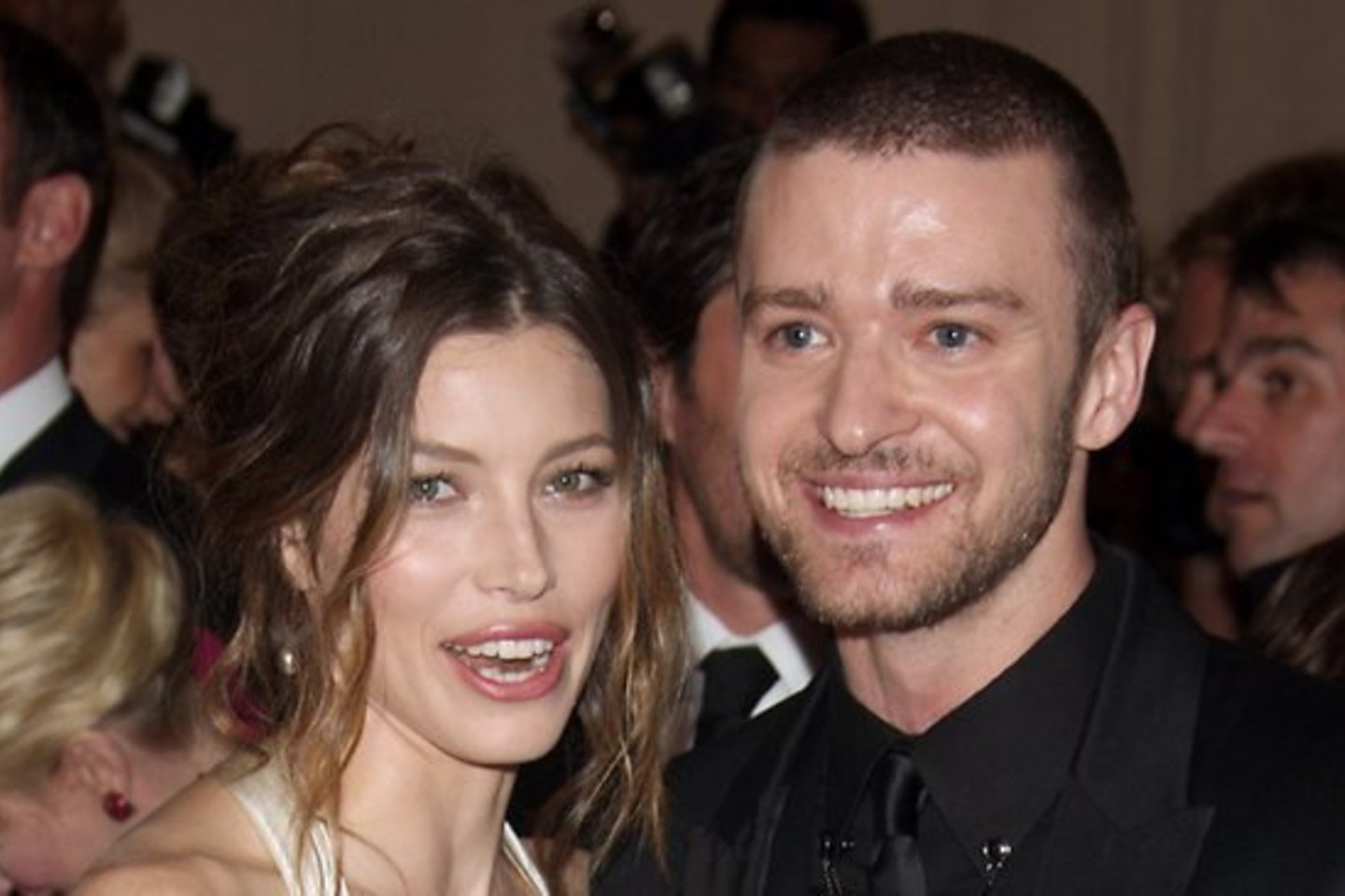 Dainininkas ir aktorius Jessicai pasipiršo gruodžio mėnesį, o dabar surengė privatų sužadėtuvių vakarėlį J. Timberlake'o ilgametės draugės Estee Stanley namuose.