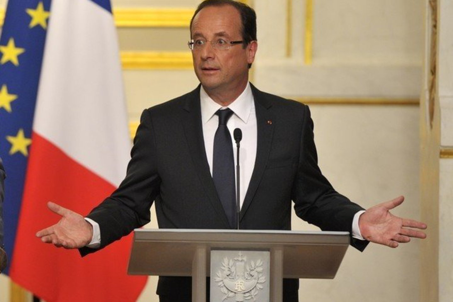 Prancūzijos prezidentas Francois Hollande'as reporteriams sakė, kad iš Paryžiaus išsiunčiamas Sirijos ambasadorius.