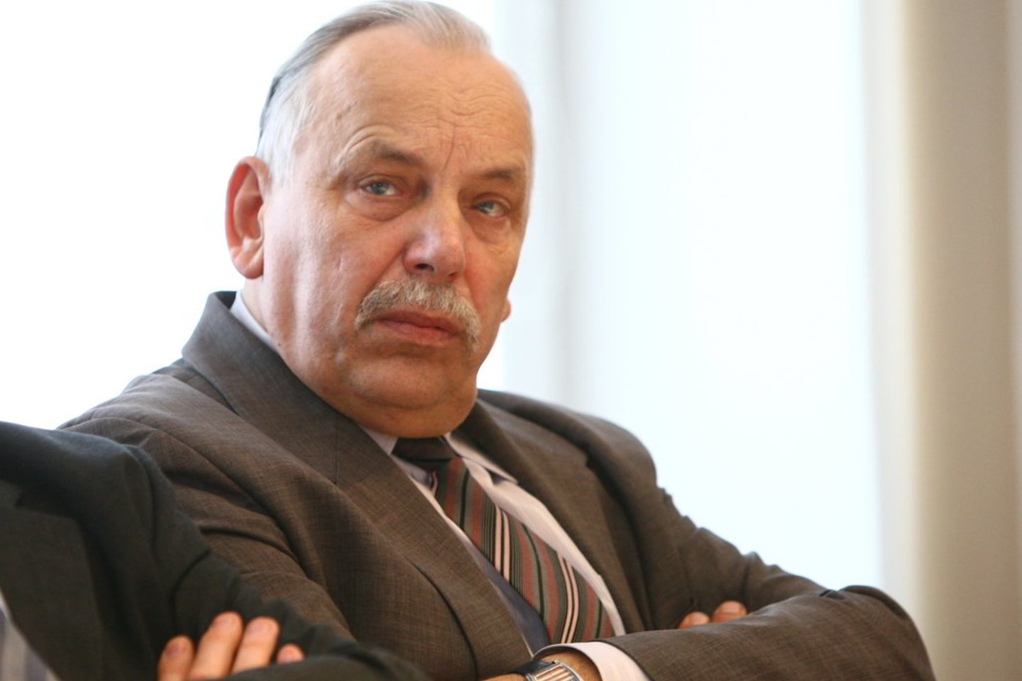 J. Povilaitis pažeidė Įstatymo 18 straipsnio reikalavimus.