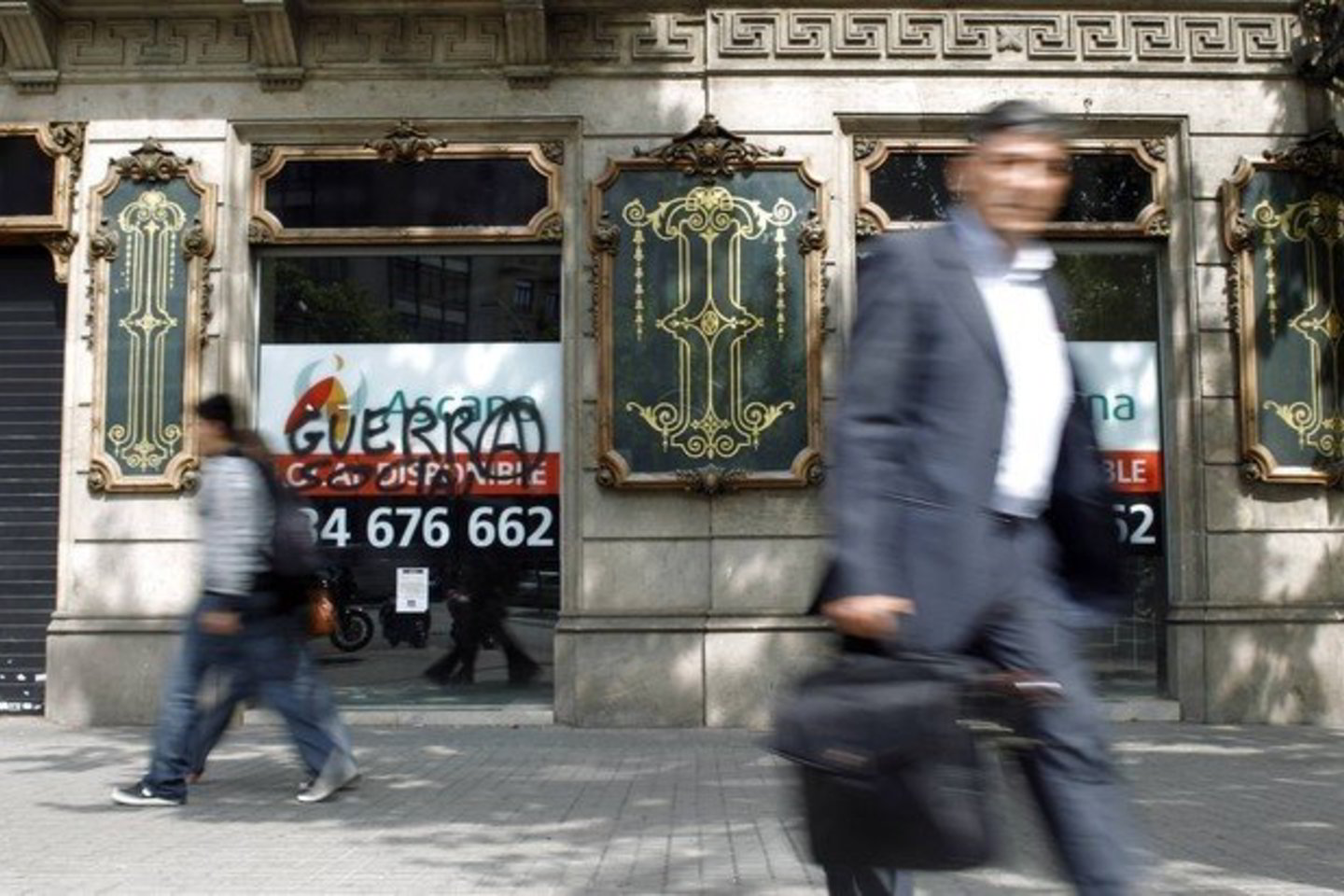 Ispanijos vartotojus nuo pirkinių atbaido vyriausybės taupymo priemonės, didėjantys mokesčiai ir aukščiausias Europoje nedarbo lygis.