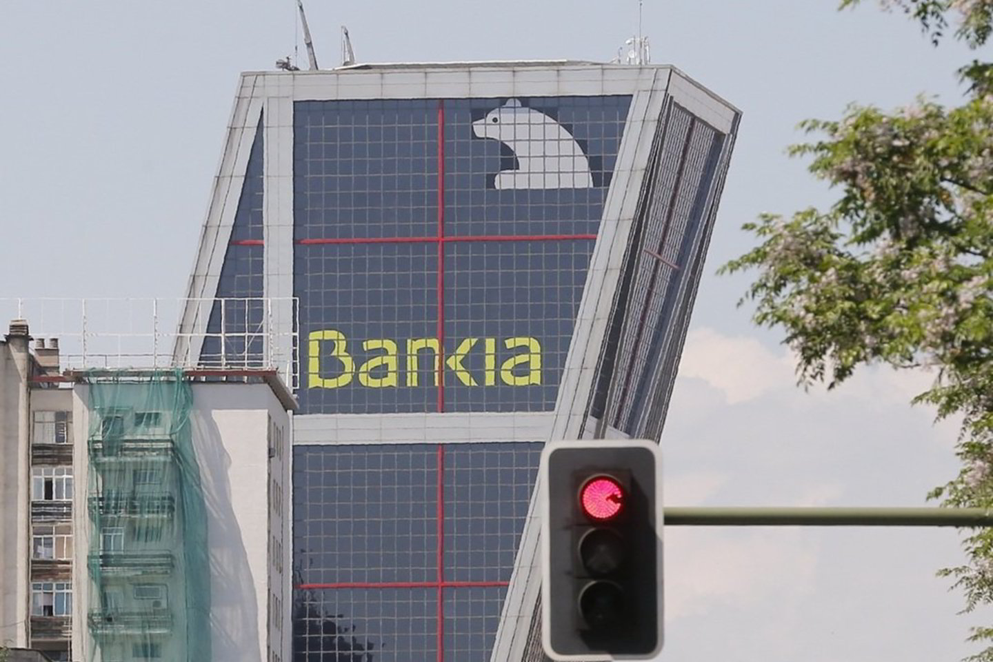 Europos Komisija pasiūlė sunkiai besiverčiančius bankus gelbėti tiesiogiai, o ne per nacionalines vyriausybes.
