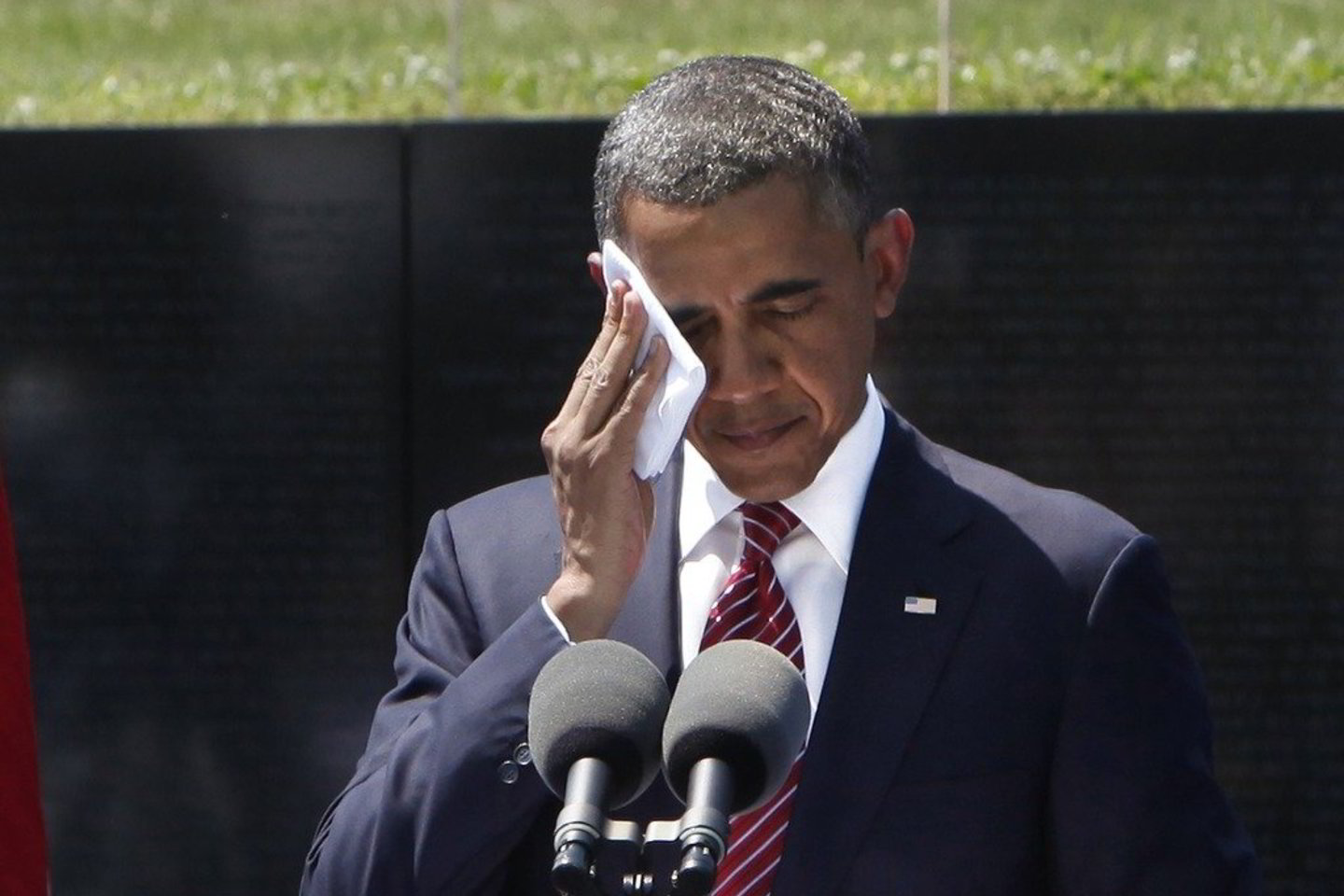 Lenkai reikalauja b. Obamos atsiprašyti už teiginį apie "Lenkijos mirties stovyklas".