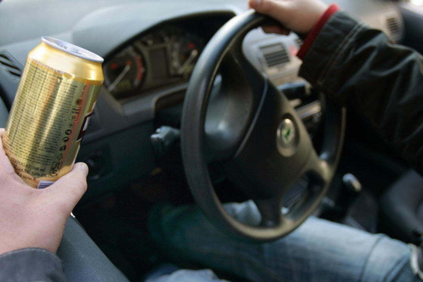 Alkoholio tikrintuvas parodė, kad vairuotojo kraujyje yra 2,46 promilės alkoholio.