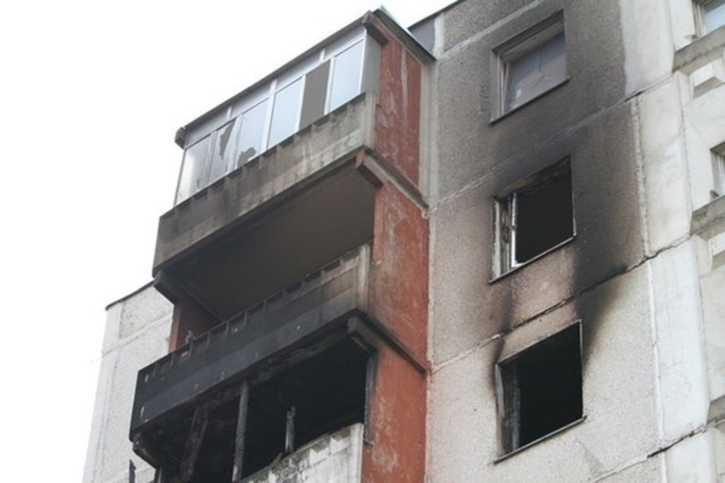 Didžiausios grėsmės, kylančios daugiabučiuose - neatsargus gyventojų elgesys, keblus privažiavimas prie pastatų.