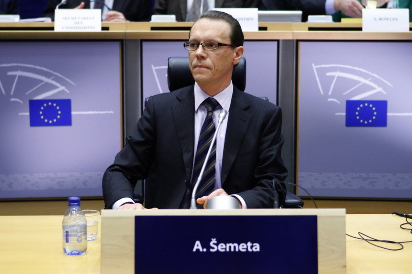 Anot A. Šemetos, Europos Sąjunga rekomenduoja Lietuvai padidinti ar įvesti būsto, aplinkos, automobilių mokesčius.