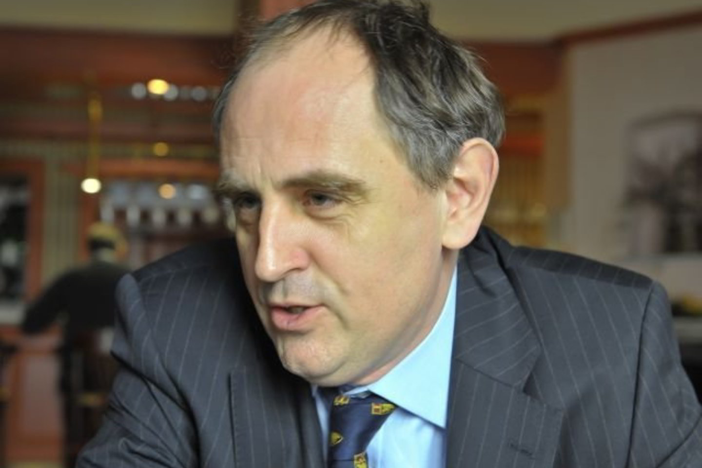 E. Lucasas taip pat atkreipė dėmesį, kad nuolaidų švietimo srityje daro ir Lietuva.