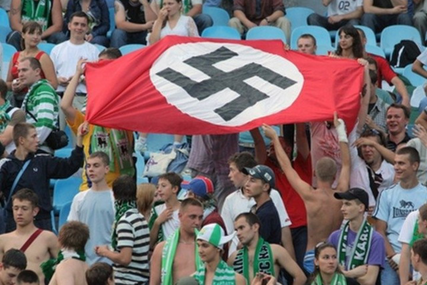 Fotografijoje užfiksuotas momentas iš 2007 metais vykusių rungtynių tarp Kijevo „Dinamo“ ir Lvovo „Karpaty“ komandų.