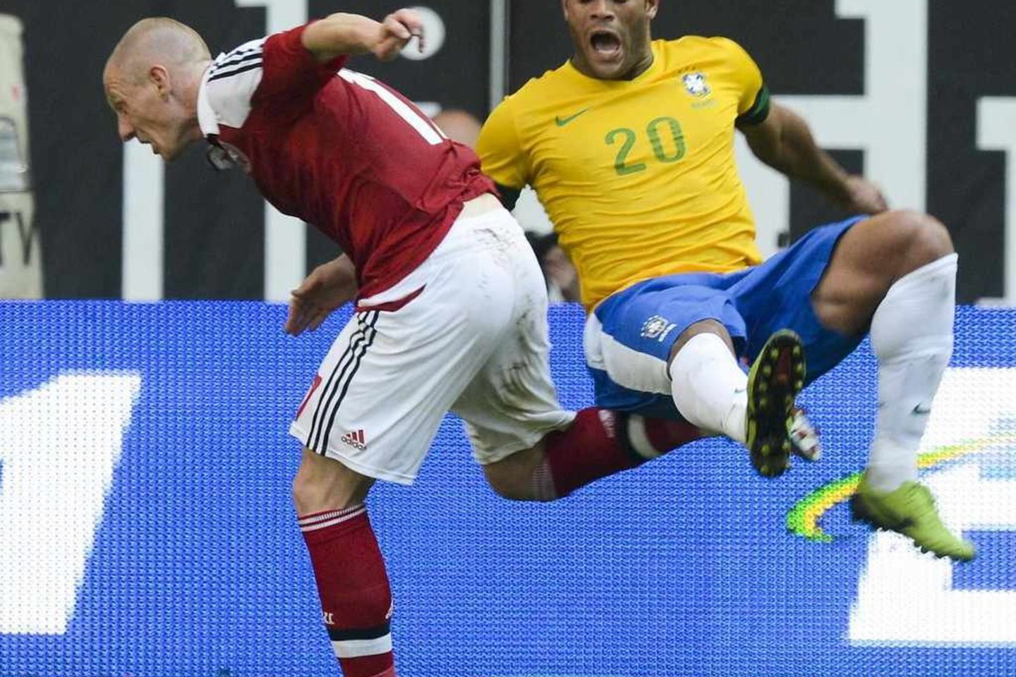 Brazilijos rinktinės puolėjas Hulkas (dešinėje) karjerą tęs Anglijoje