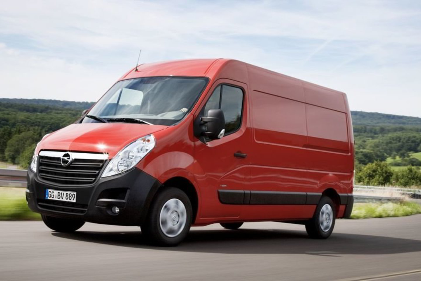 „Movano“ – vienas sėkmingiausių „Opel“ universalių komercinių lengvųjų automobilių, dabar dar taupesnis, saugesnis ir patogesnis dėl variklio patobulinimų bei naujos informacinės pramoginės – sistemos.