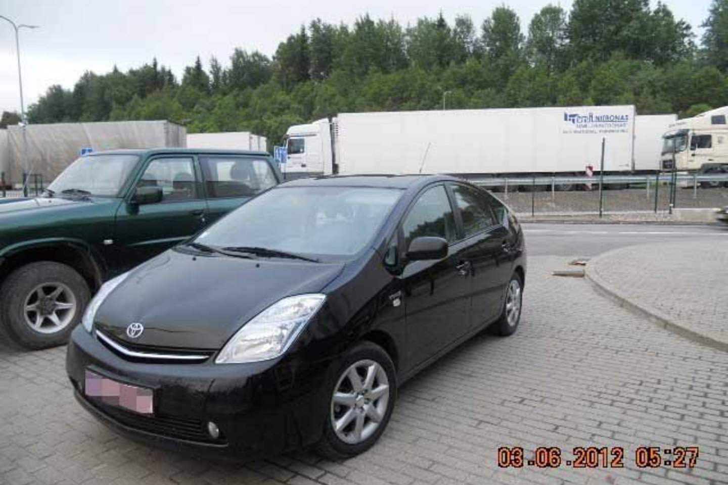 Savaitgalį pasieniečiai sulaikė du automobilius, kurių registracijos dokumentai greičiausiai yra suklastoti.