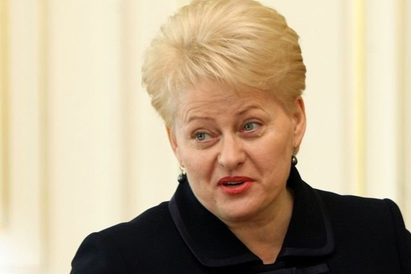 „Matau įvairius teisėjus ir kai kurių sprendimų kokybę, bet teismo sprendimai privalo būti vykdomi“, - klausiama dėl teisėjos N. Venckienės likimo sakė D. Grybauskaitė.