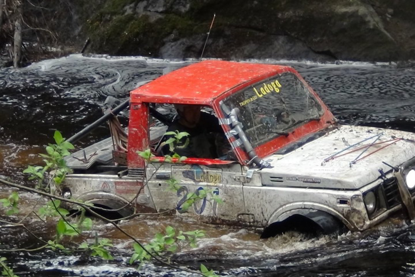 „Ladoga Trophy“ spec. ruožuose nestigo išmėginimų – gamtos kliūtys varžybų dalyviams nuolat užtverdavo kelią.