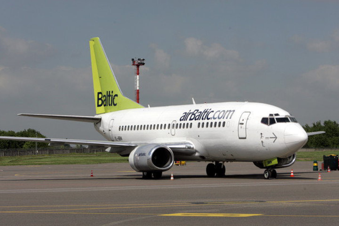 „Air Baltic“ nuo birželio pabaigos klientams ieškos tinkančio kaimyno lėktuve.