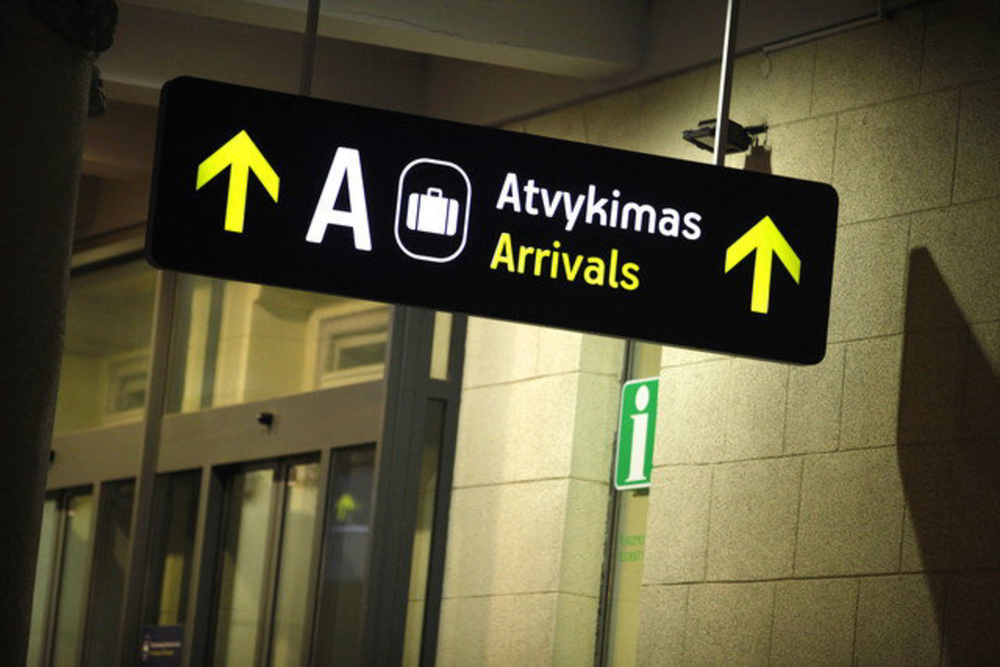 Vilniaus oro uoste buvo sulaikytas iš Norvegijos išsiųstas lietuvis, kurio už nusikaltimus ieškojo ir mūsų šalies teisėsaugininkai.