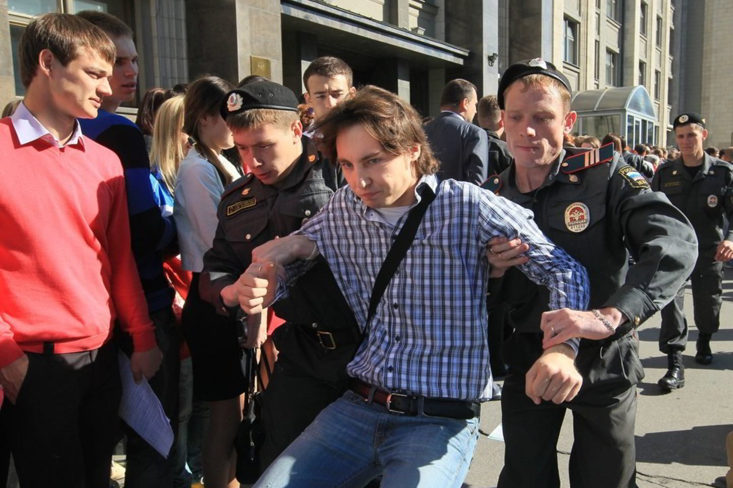 Prie Valstybės Dūmos buvo sulaikyta apie 20 protestuotojų.