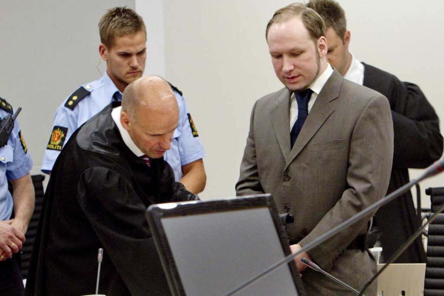 Stebėdami A. B. Breiviko bylos nagrinėjimą, Norvegijos ultradešiniųjų pažiūrų ekstremistai pasmerkė savo šalies „islamizaciją“.