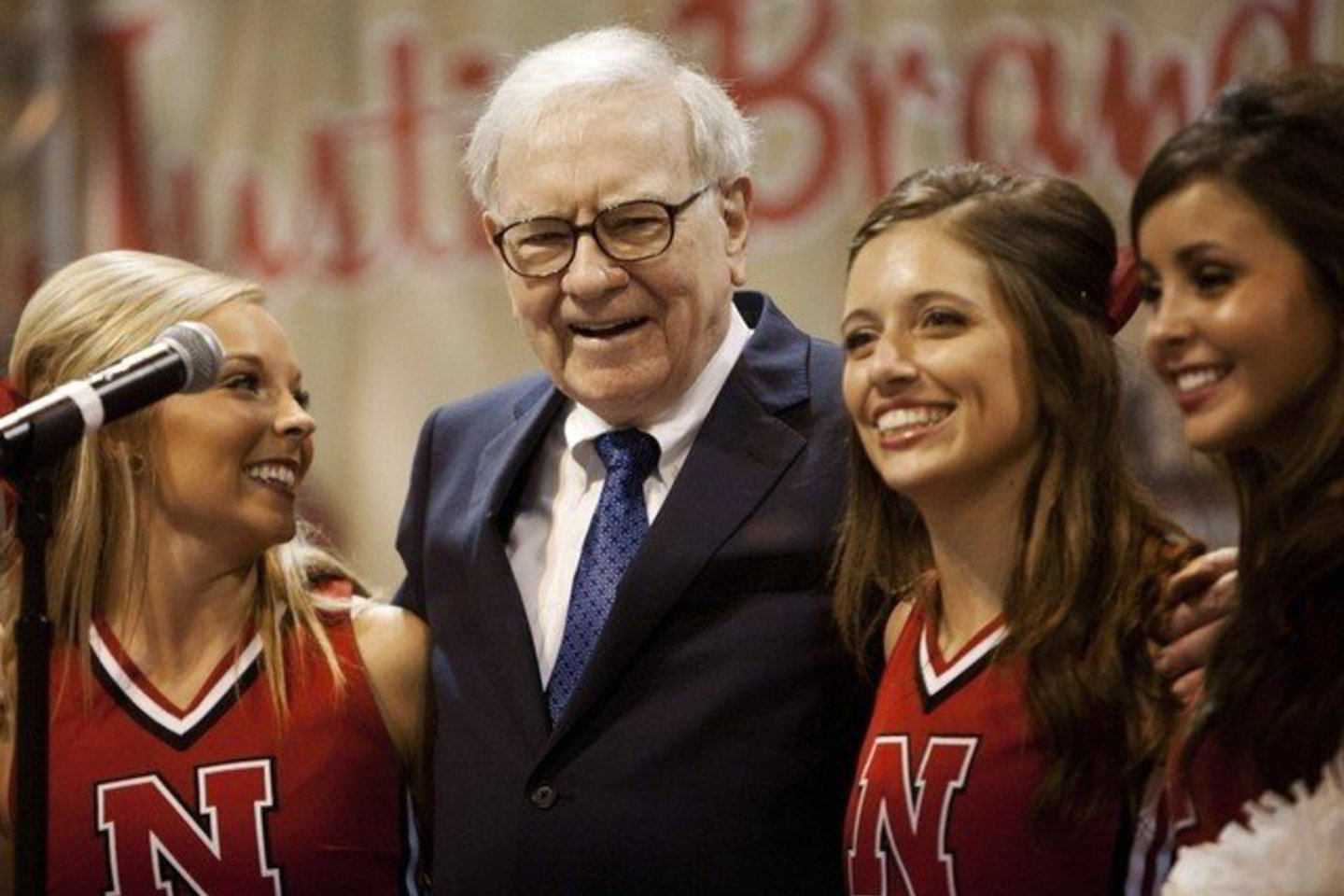 Garsus amerikiečių investuotojas milijardierius Warrenas Buffettas teigia manąs, kad Jungtinės Valstijos išvengs dar vienos recesijos.