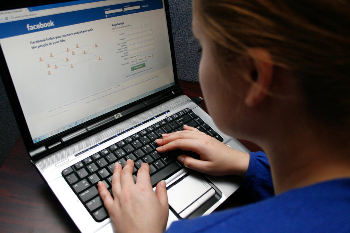 Lietuvos IT rinkos priežiūros atstovai didžiausio pasaulyje socialinio tinklo „Facebook“ politikos vadovei pasiūlė jo vartotojams suteikti pagalbos liniją apie saugų naudojimą.