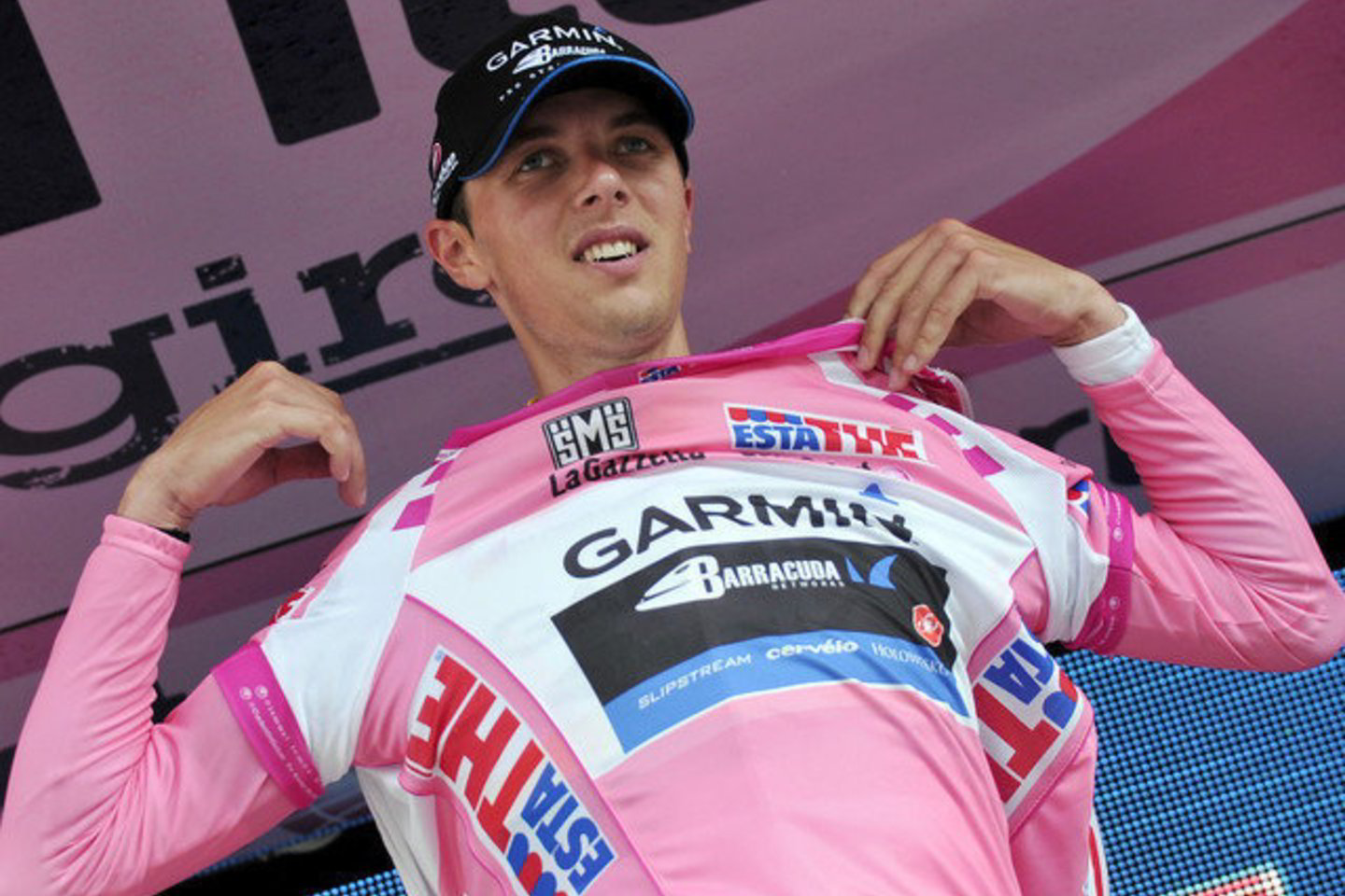 Į Kvėdarną 24 metų mūsų šalies čempionas R. Navardauskas parsivežė ir dvejus rožinius „Giro d‘Italia“ lyderio marškinėlius. Lietuvoje tokių daugiau neturi niekas.