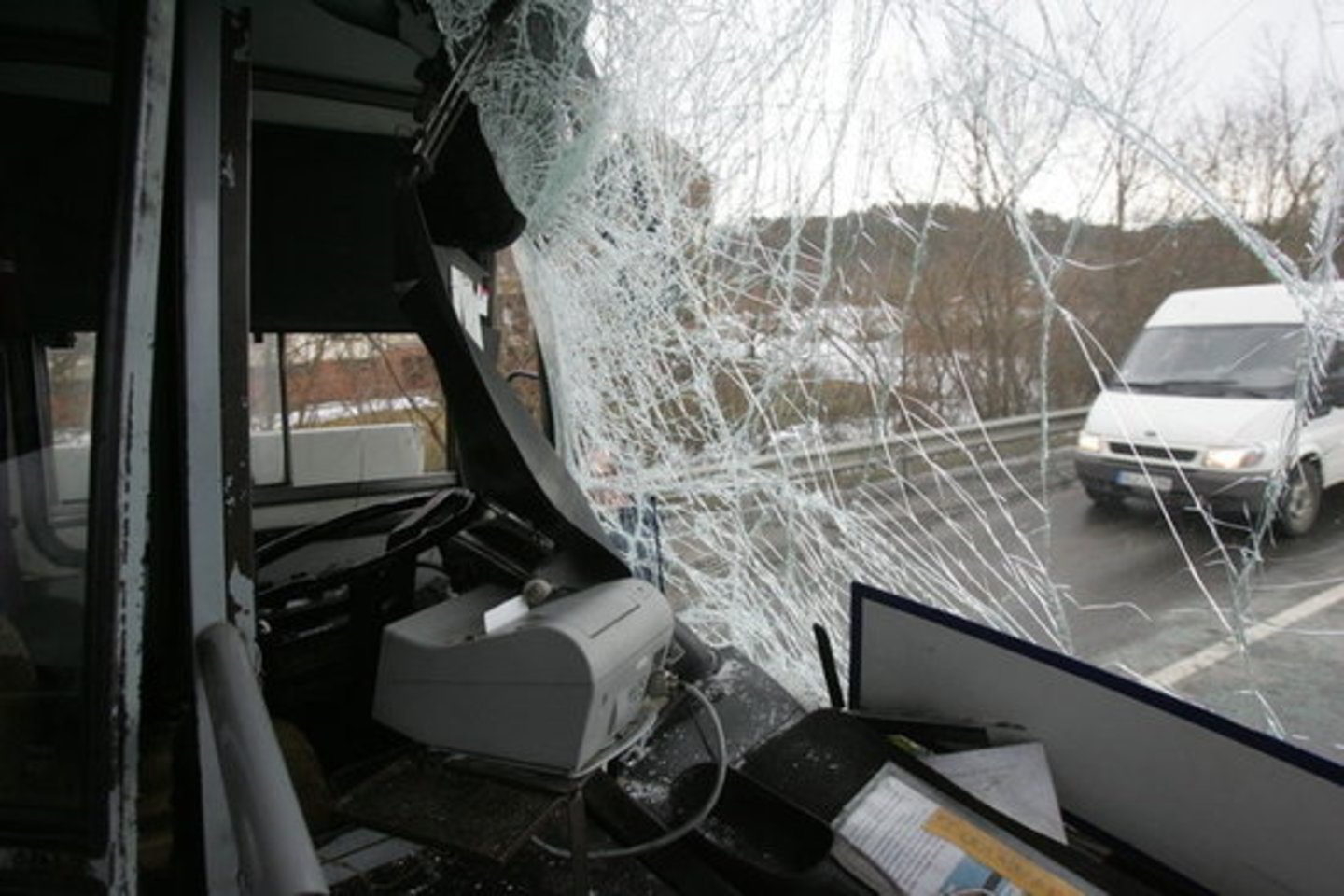 Naktį į ketvirtadienį Kentukio valstijoje apvirto autobusas su moksleiviais.