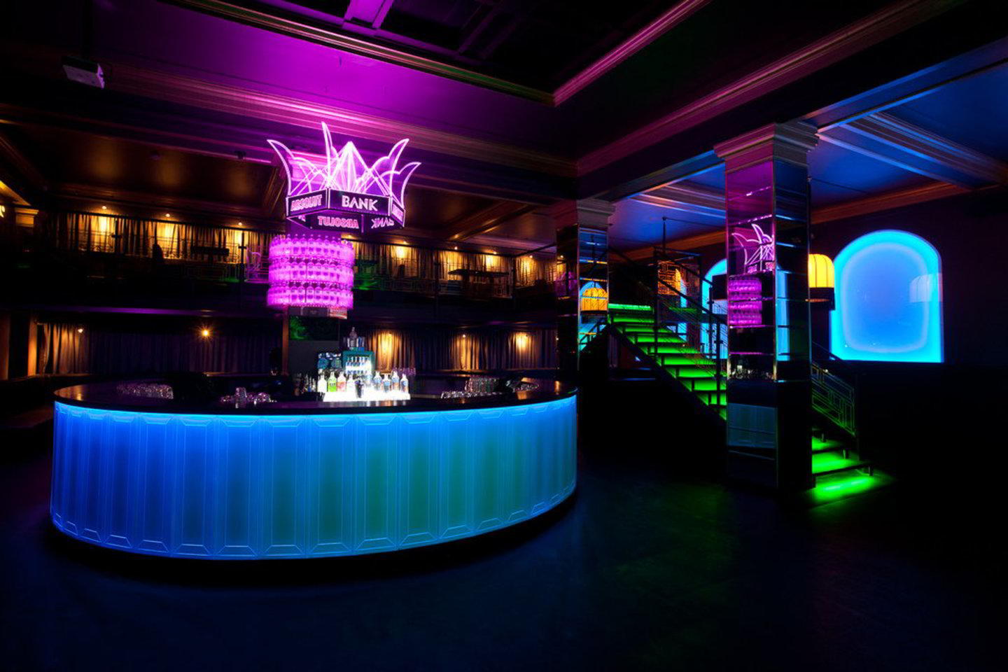 „Bank Club“ – lankytojų lauks Varšuvoje. Čia varžybas galėsite stebėti dideliuose ekranuose, o po jų sukauptą adrenaliną palikti šokių aikštelėje. „Bank Club“ šiuo metu yra geriausia, ką naktinis gyvenimas gali pasiūlyti Lenkijos sostinėje.