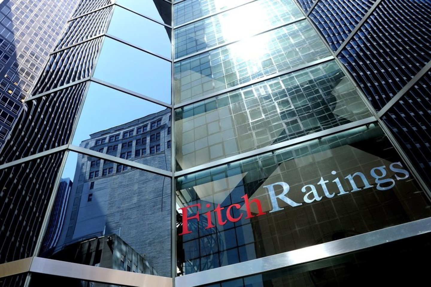 Tarptautinė reitingų agentūra „Fitch“ sumažino Ispanijos skolinimosi reitingą trimis padalomis.