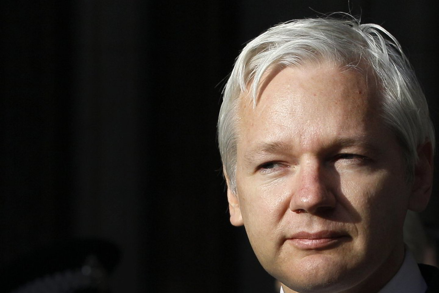 J. Assange'o advokatė D. Rose netikėtai paprašė 14 dienų, kad galėtų apsvarstyti, ar vertėtų iš naujo nagrinėti šią bylą.